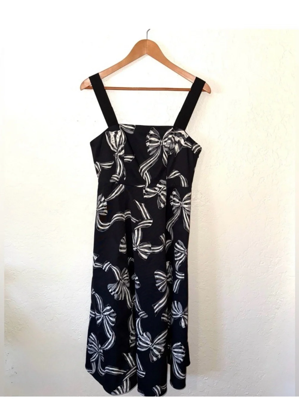 Kate Spade Bow-Tiful Bow Dress 8 Black Midi White Bow Print Cocktail